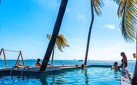Enigmatic Beach Hotel Isla Mujeres 4*